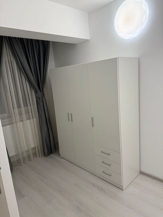 Închiriez apartament