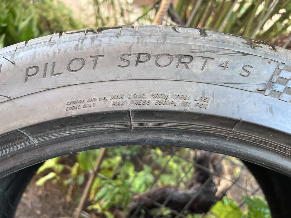 Anvelope de vara:325/35/22 (114Y) Michelin Pilot Sport 4S  ( 2 Buc)