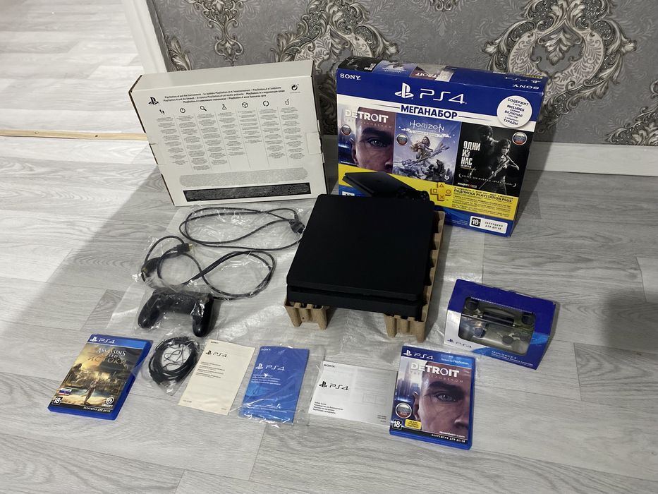 Продам playstation 4 slim 1тб новая