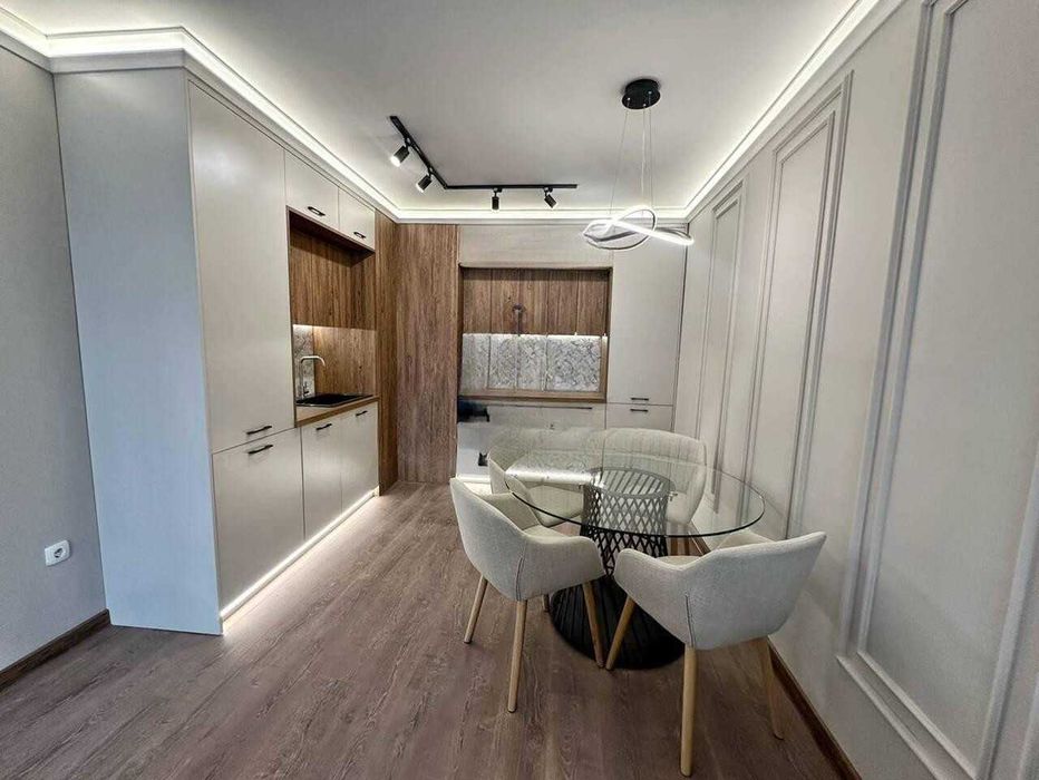 Продава се Тристаен апартамент в Пловдив, Христо Смирненски - 107 кв.м за 1734 €/кв.м - Снимка #3