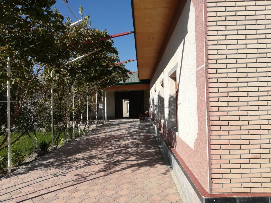 Ховли сотилади хамма шароит бор