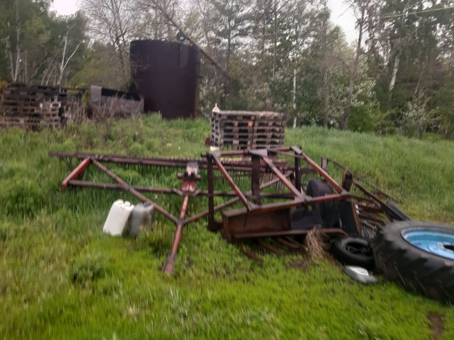 Продам трактор полныи привод прицеп