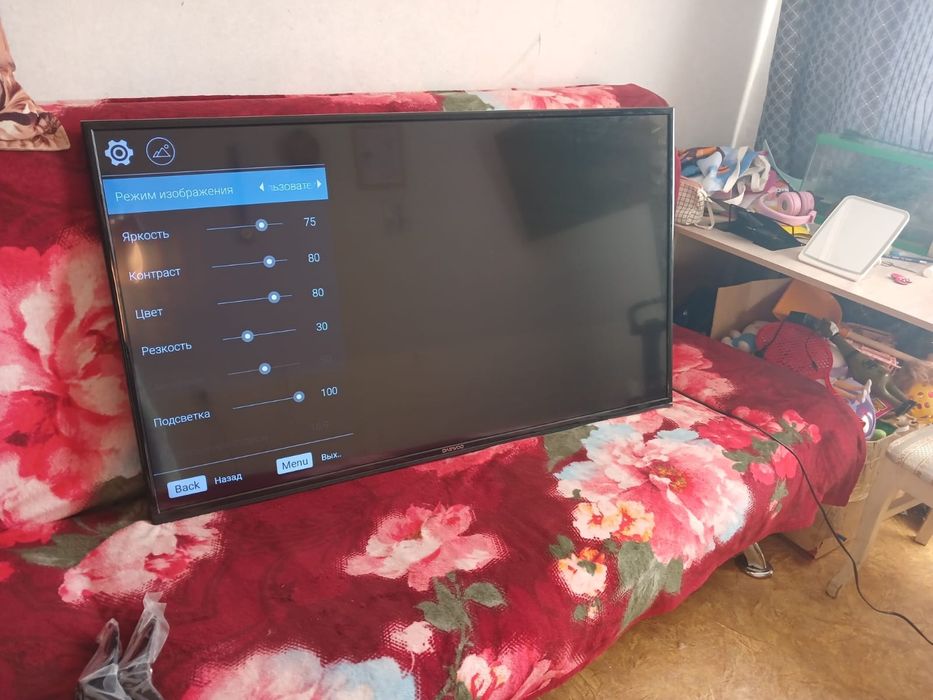 Продам смарт  телевизор