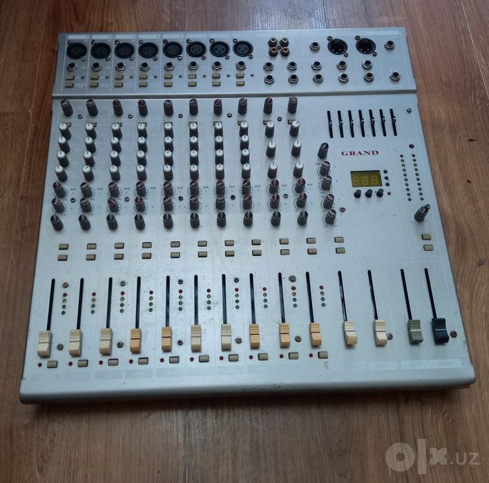 Микшерные пульты Alto Yamaha Behringer Grand Solton для школы-студии.