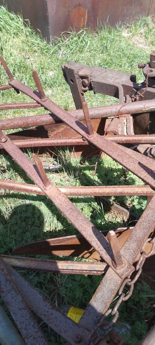 Продается плуг. Двухкорпусной.