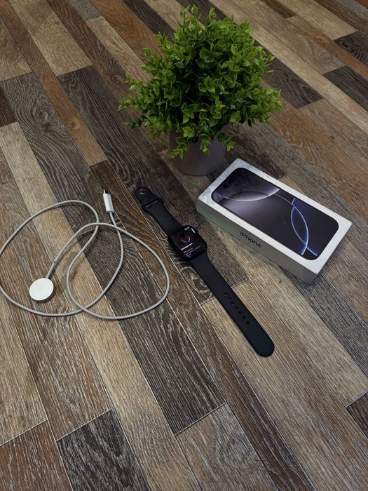 Продам Apple Watch 7 41mm