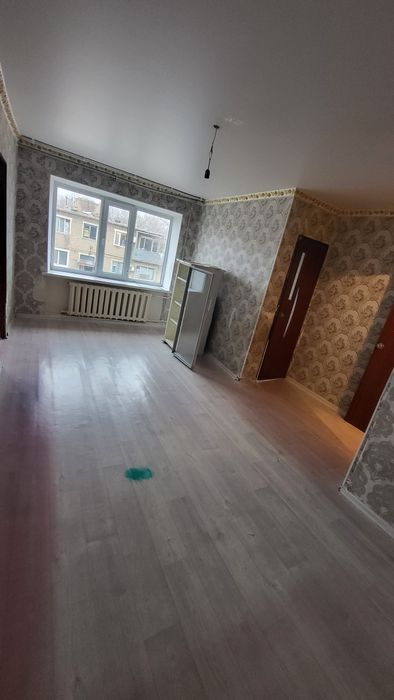 Продаётся 2 ком 2 этаж.