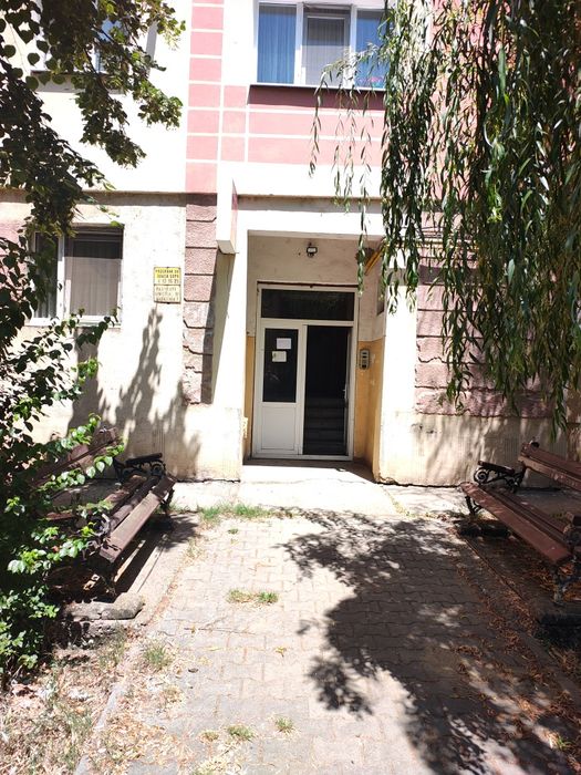 Vând apartament cu 3 camere!