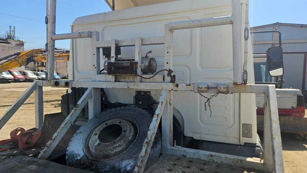 MAN LE 8,180 an fab 2004