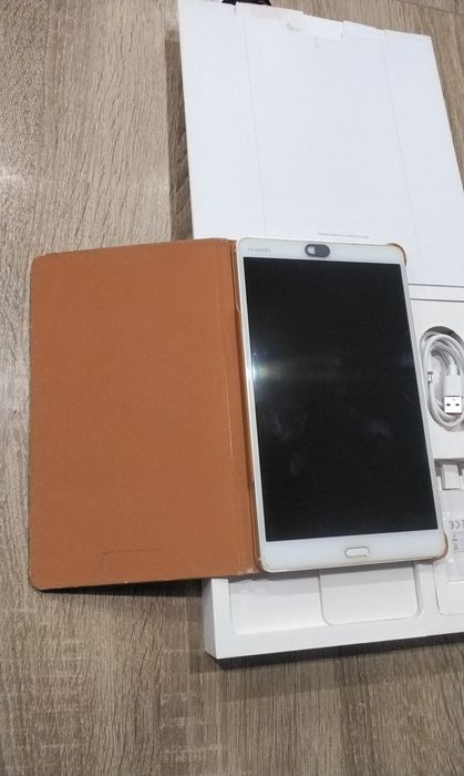 Продавам Huawei pad M3 8.4"таблет
