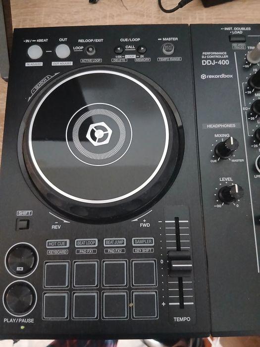 Vand consola ddj-400