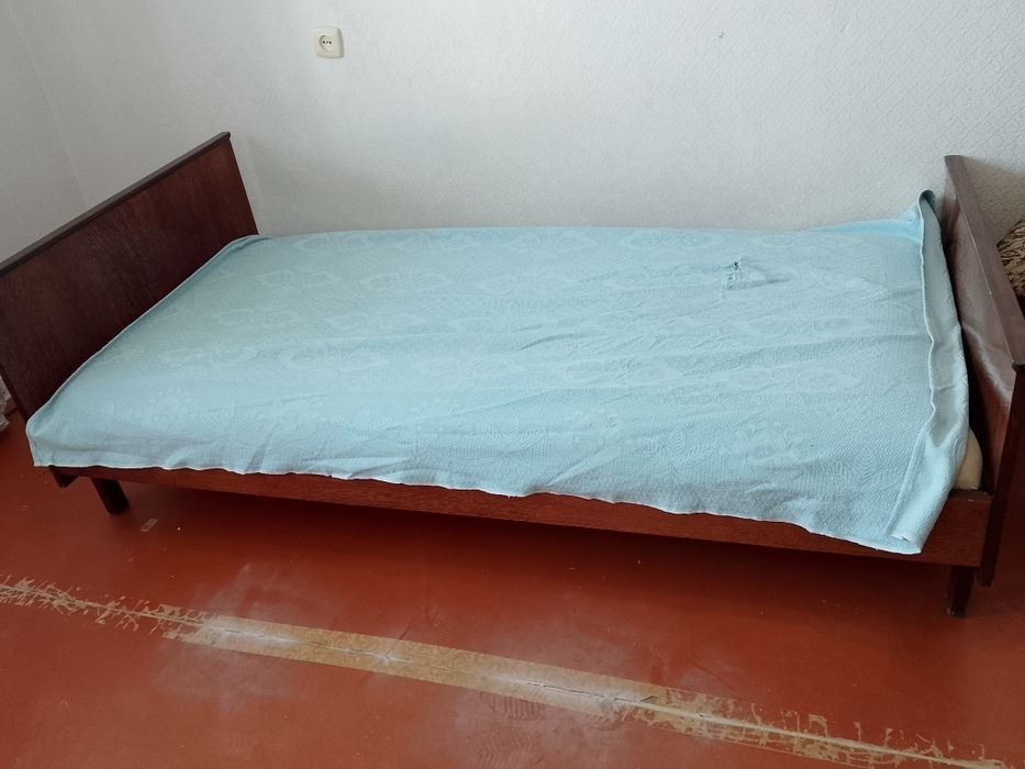 Отдам даром кровать