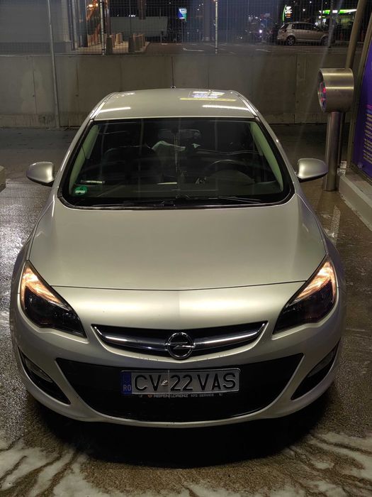 Opel Astra J Hatchback 2013 1.7 CDTI Diesel