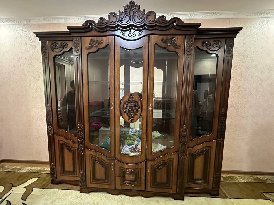 МДФ стенка сотилади.