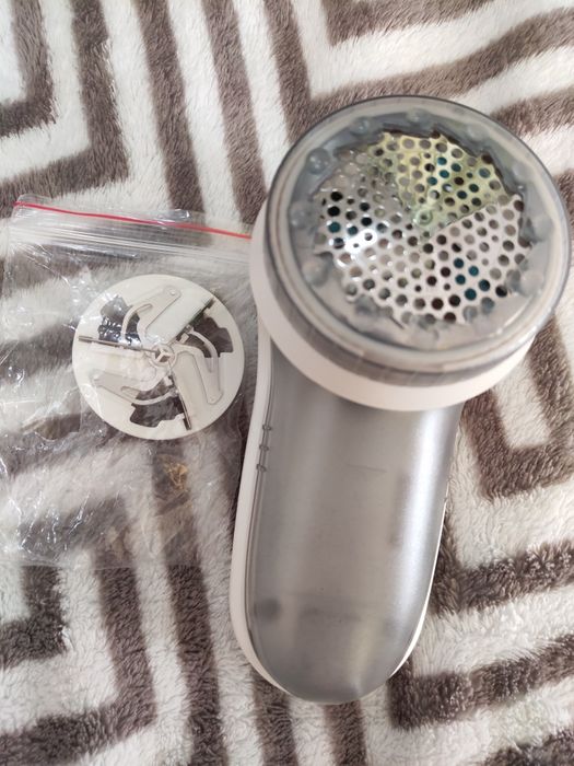 Машинка для удаления катышек