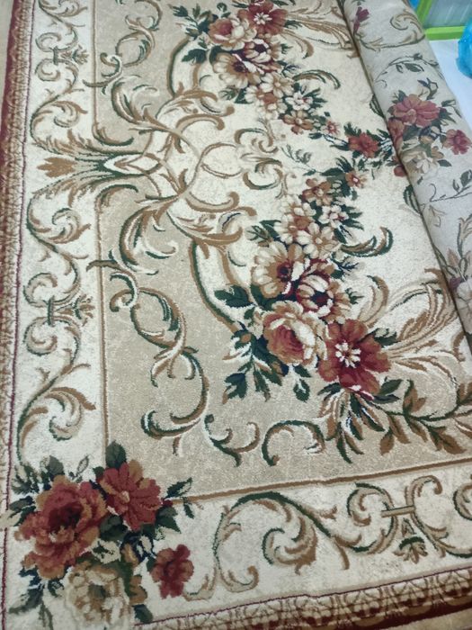 Ковер шерстяной ,красивый