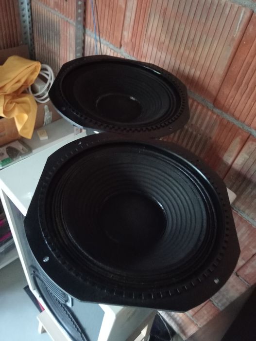 Vând difuzoare hi-fi