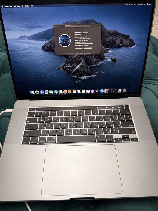 Vand  Macbook Pro, i7,  512 GB SSD,   nefolosit