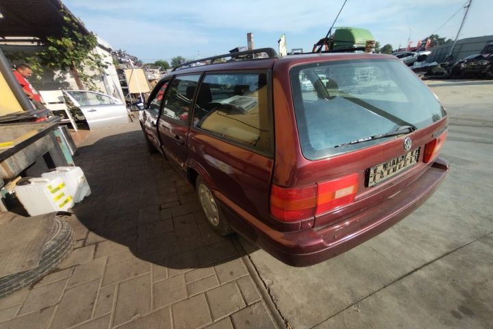 Piese Volkswagen VW Passat 1994 1.6 MT (100 hp)