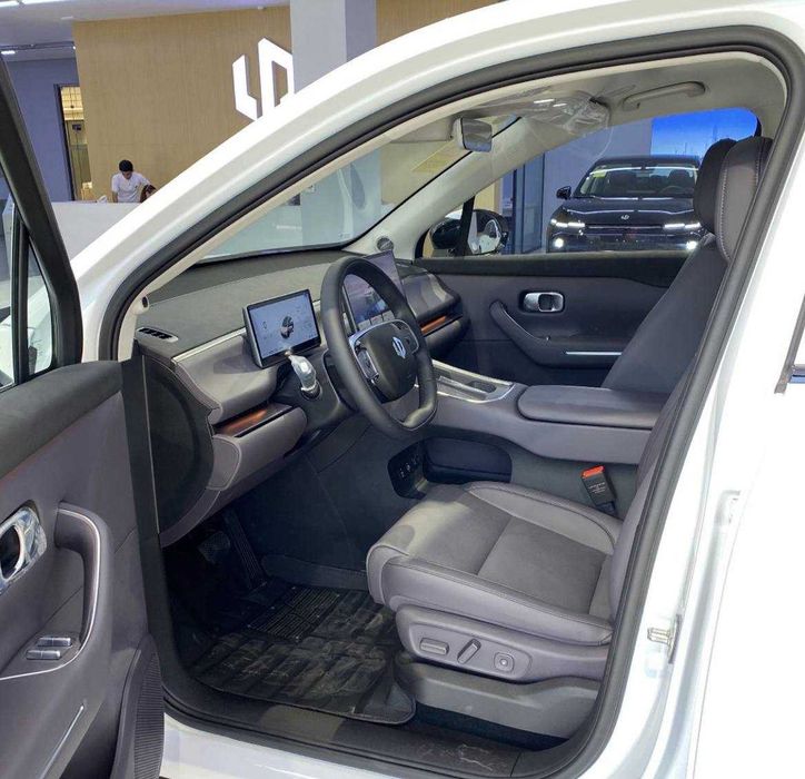 Leapmotor C16 280KM Gibrid 25% boshlangich tolov 1 ta pasport bilan