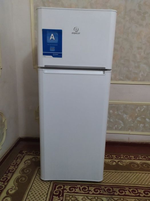 Холодильник INDESIT