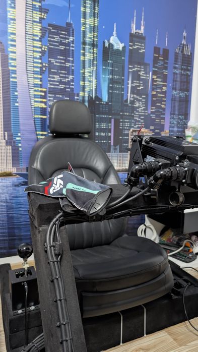 Simulator Sim racing/Sim Rig GSI, VRS, SIMGRADE Brasov • OLX.ro