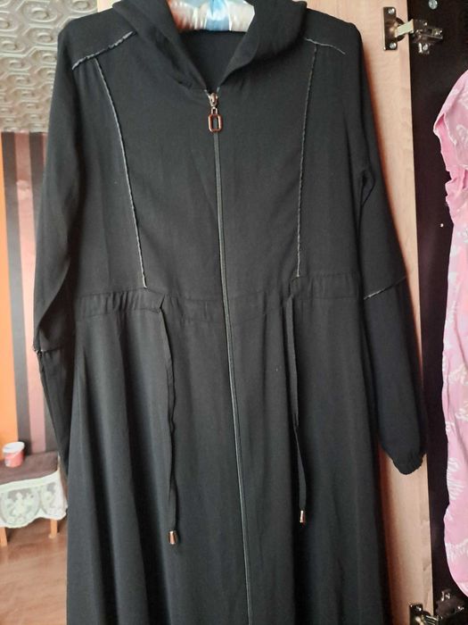 Дамска дълга връхна дреха с качулка