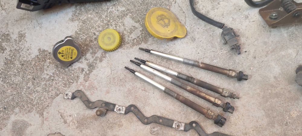 Части от Нисан Алмера N16 2.2D