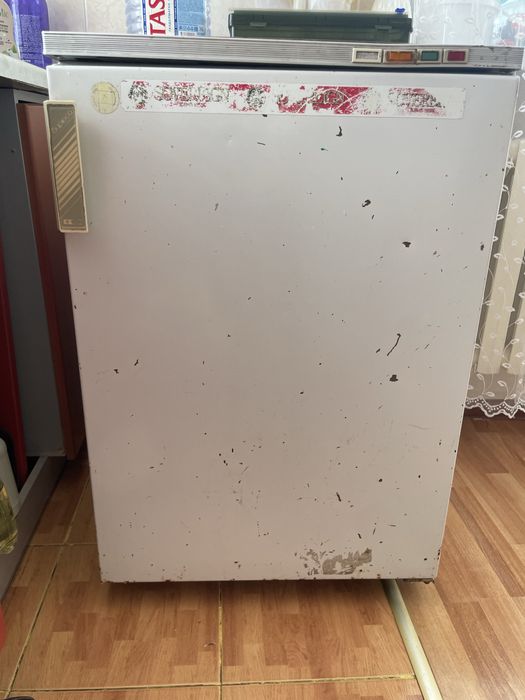 Продам морозильник