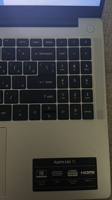 Продается ноутбук Acer Aspire Lite AL15-32P