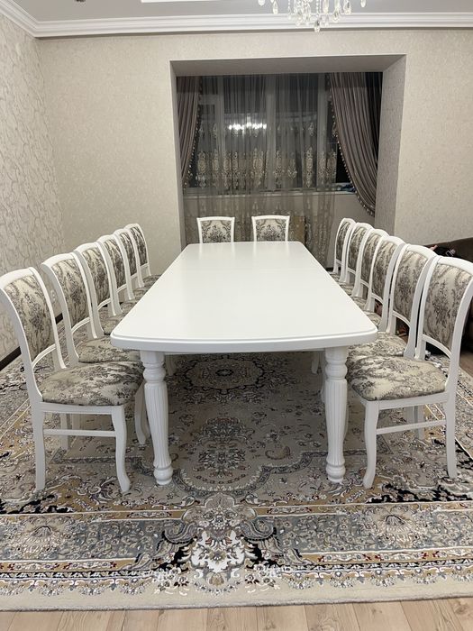 Стол гостинный со стульями