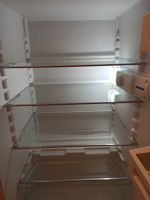 Продавам хладилник Liebherr