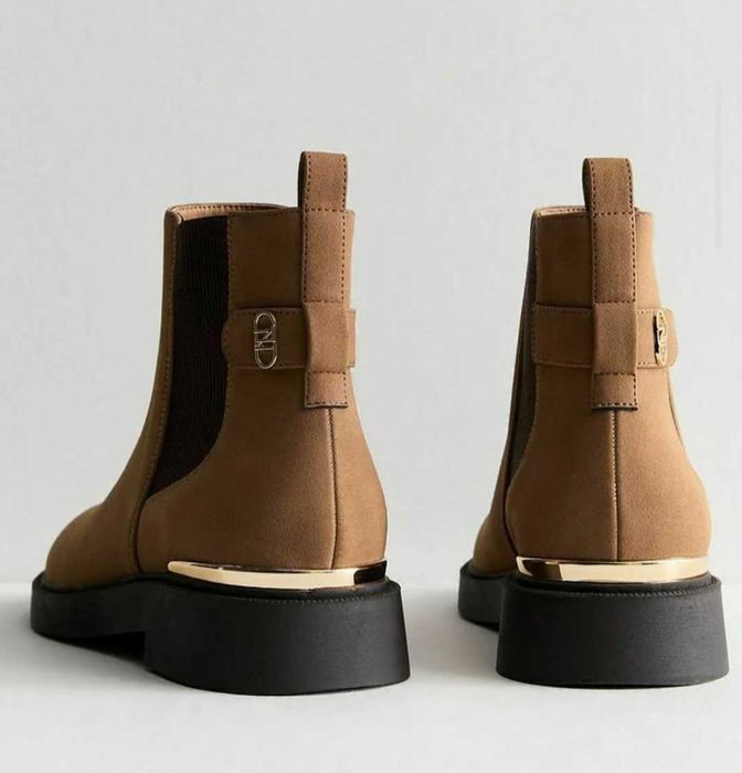 Чисто нови обувки на Chelsea