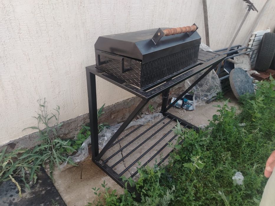 Продаётся мангал с крышкой