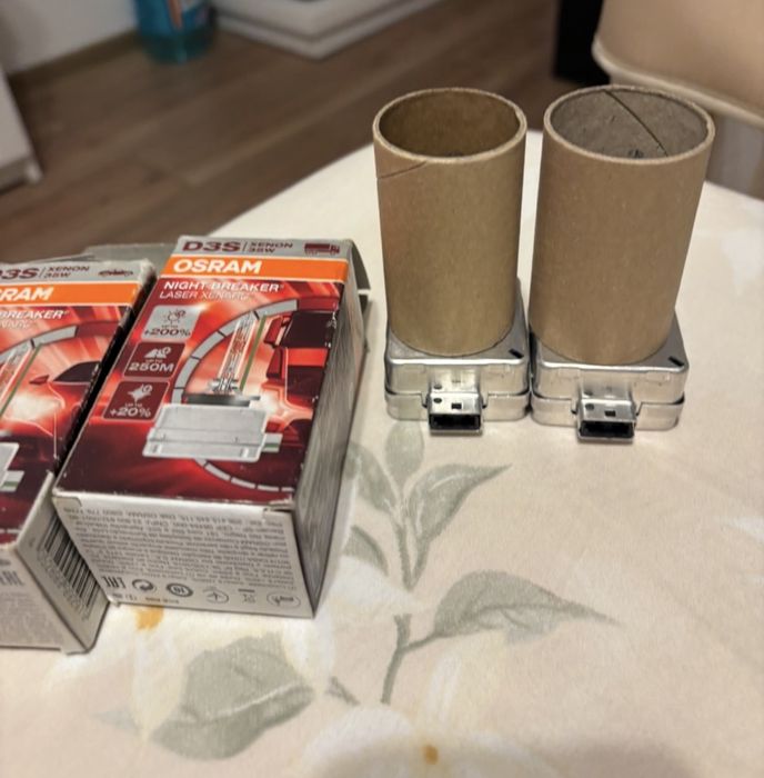 2 becuri Xenon Philips xenecostart 3D11/ D3S 35 W