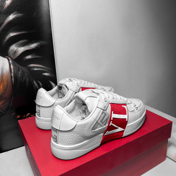 Valentino Low Top RED 40 la 45 Livrare cu Verificare