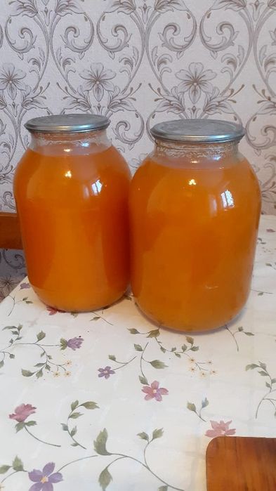 Продам банки..1 л;..2л