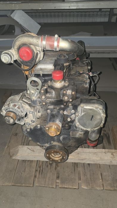Двигатель от Cat 428f