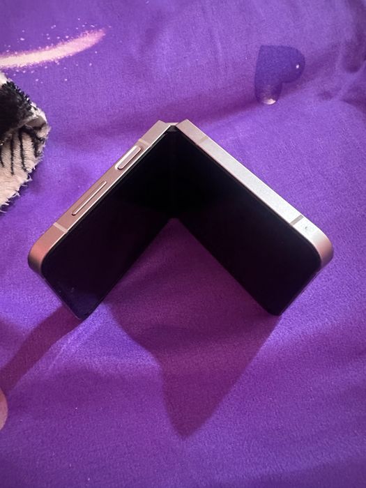 Galaxy z flip 6.