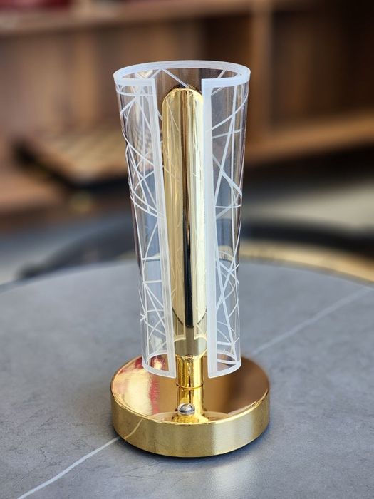 Золотая декоративная LED-лампа для интерьера