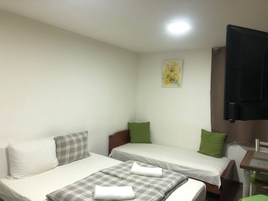 Нощувки в студио Орхидея до Червения площад и ВВМУ