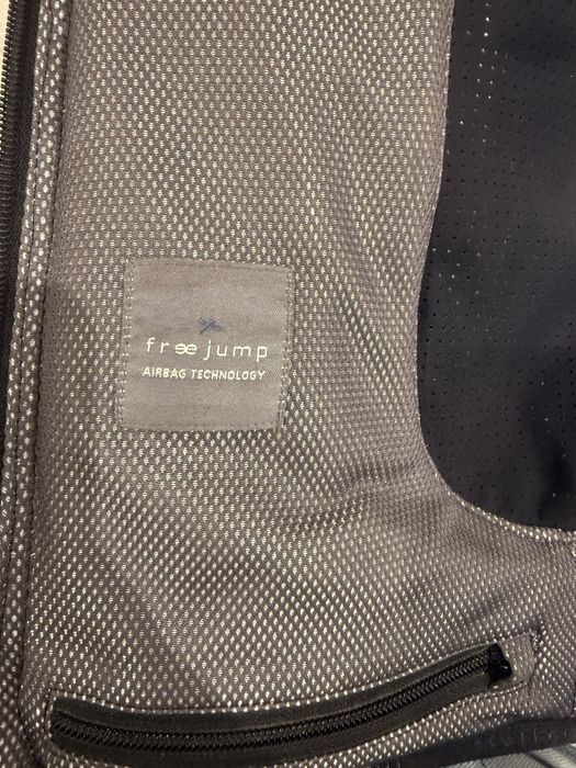 Vand Vesta FreeJump Airbag Technology marimea S copil,folosita 10 luni