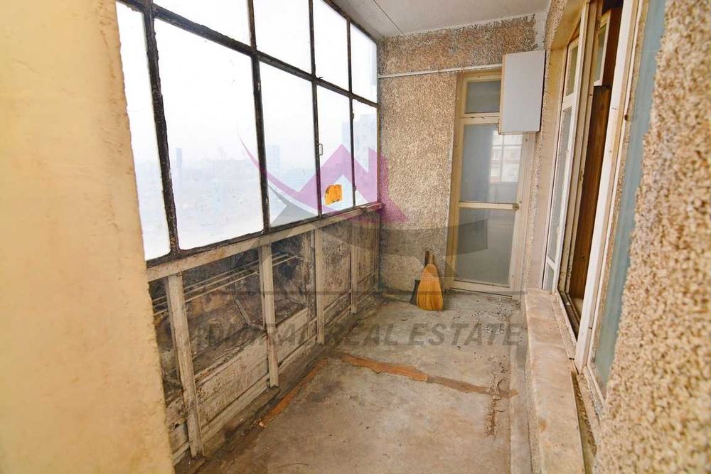 Продава се Двустаен апартамент в Варна, Цветен квартал - 65 кв.м за 1877 €/кв.м - Снимка #4