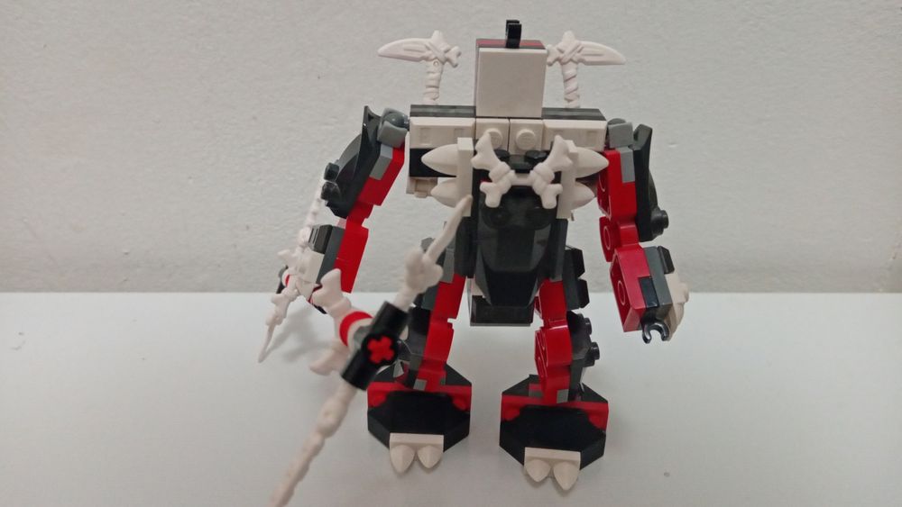 Lupta cu robotul lui Lloyd