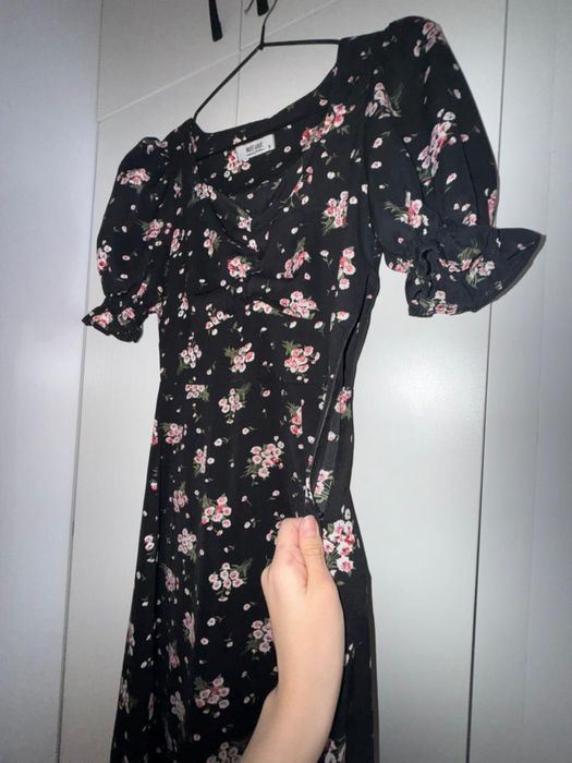 все по 5.000, вещи ношены 1-2 раза