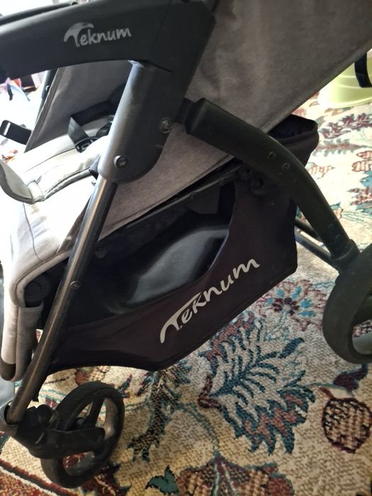Продам коляску Teknum