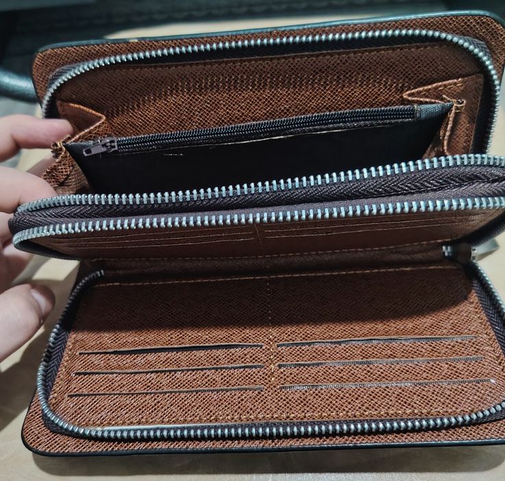 Барсетка, Armany