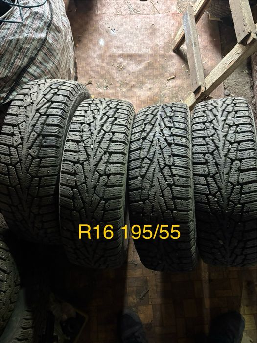 Продам шины зимние с шипами размер 16