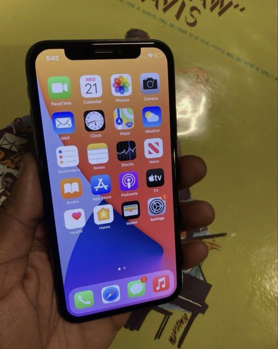 Продам Iphone X айфон 10