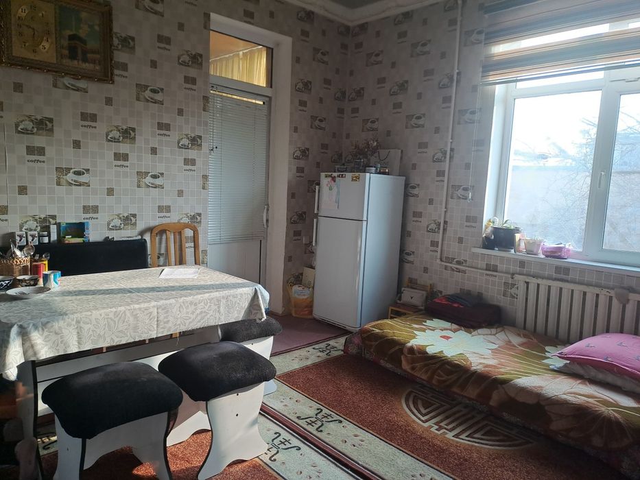 Уй сотилади аэропорт коттедж отчопар